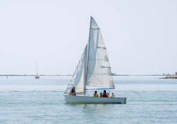 Kids' sailing